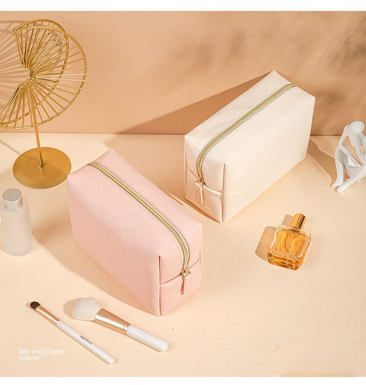 Travel Beauty Kit: What to Pack for On-the-Go Skincare