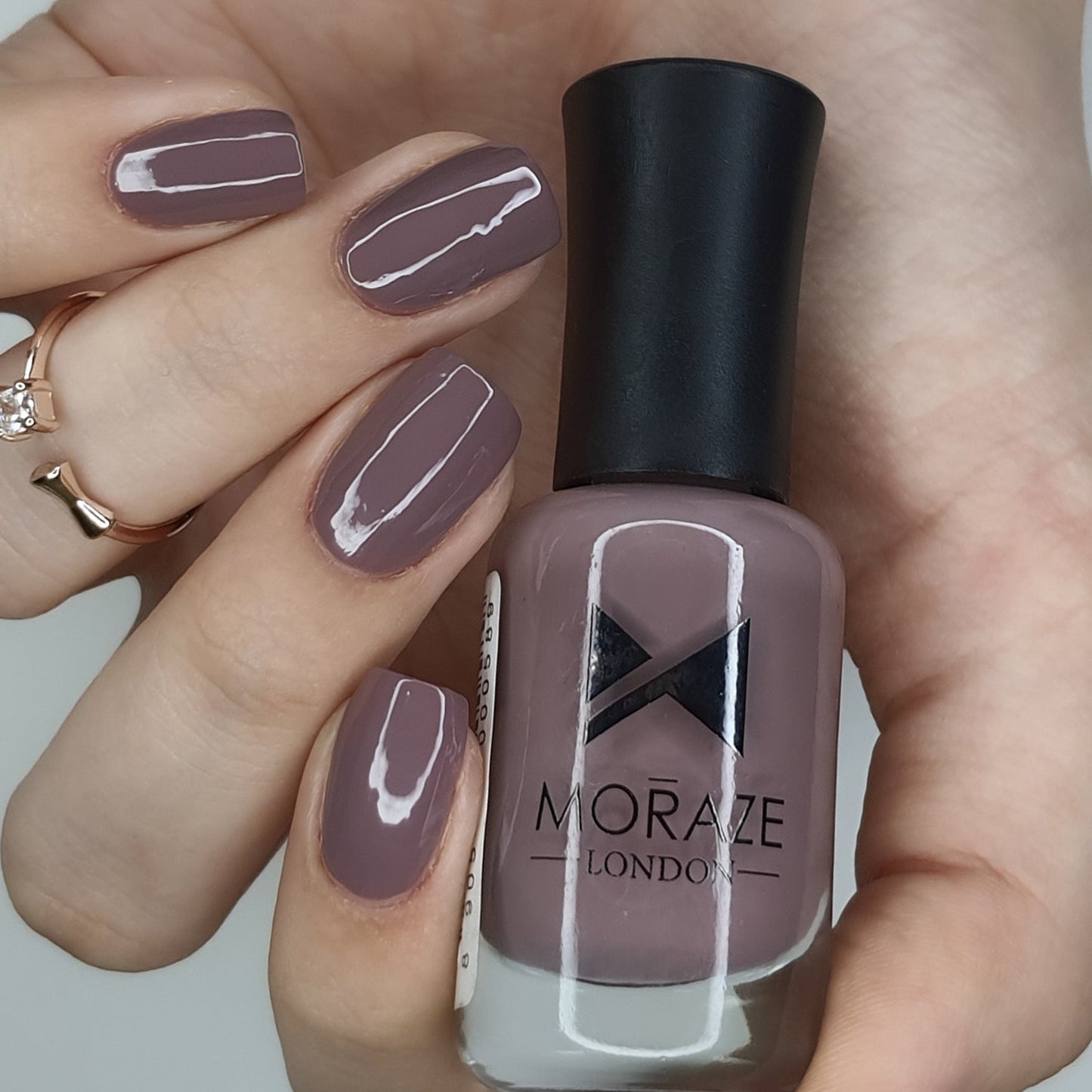 Nude Nail Polish_01 BM