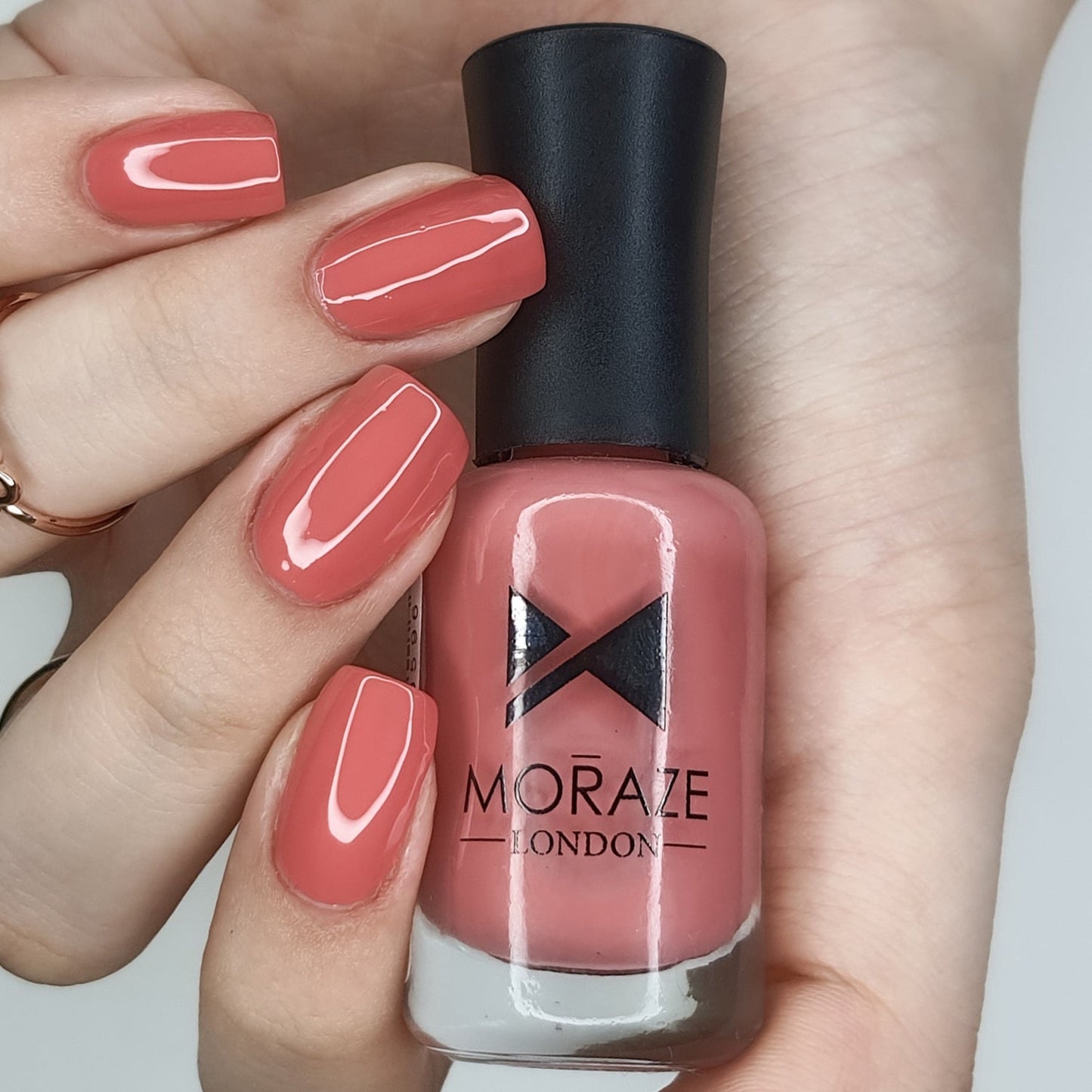 Nude Nail Polish_01 BM